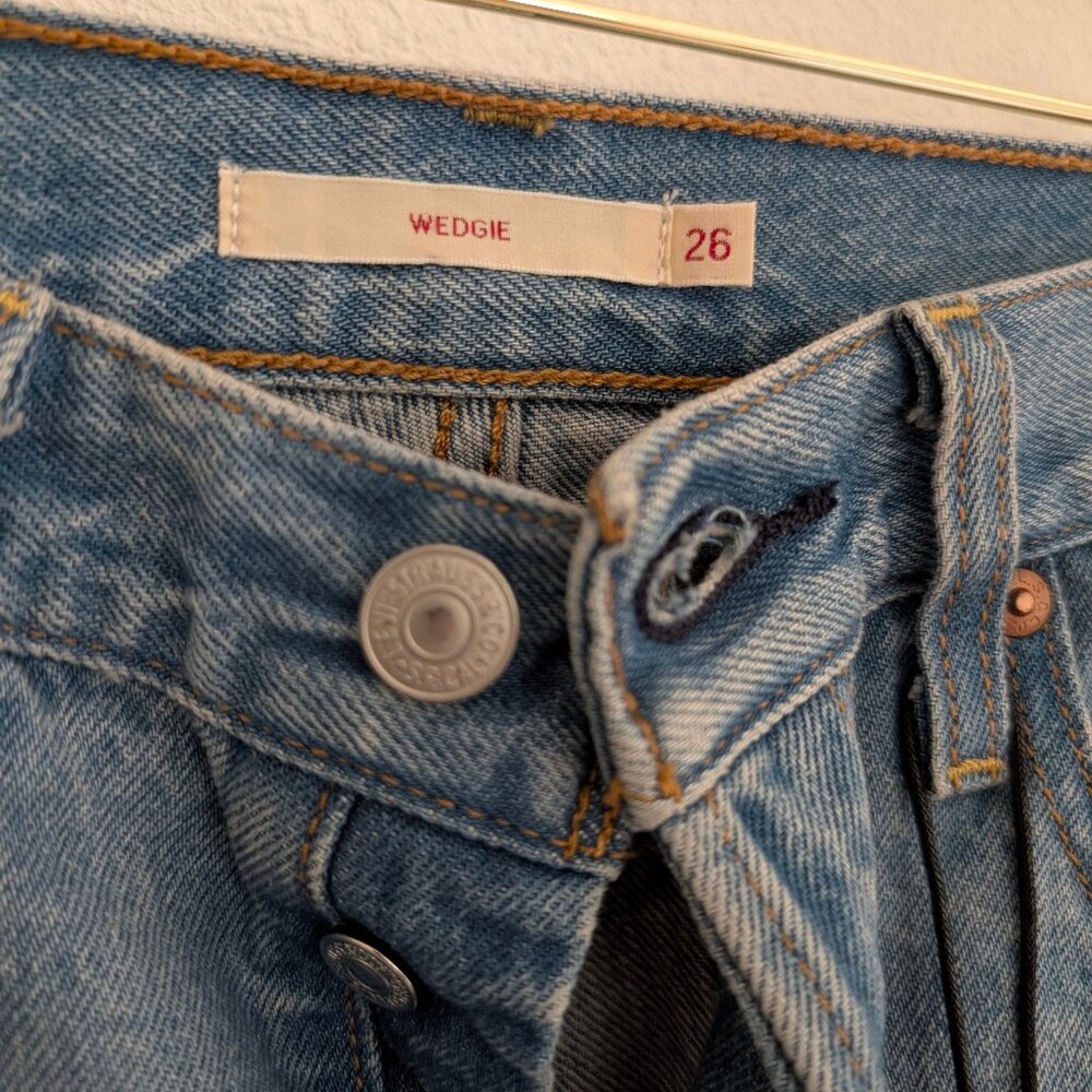 NWT - Levi's - Premium Wedgie Icon Fit Jeans Size 26 - Picture 3 of 4